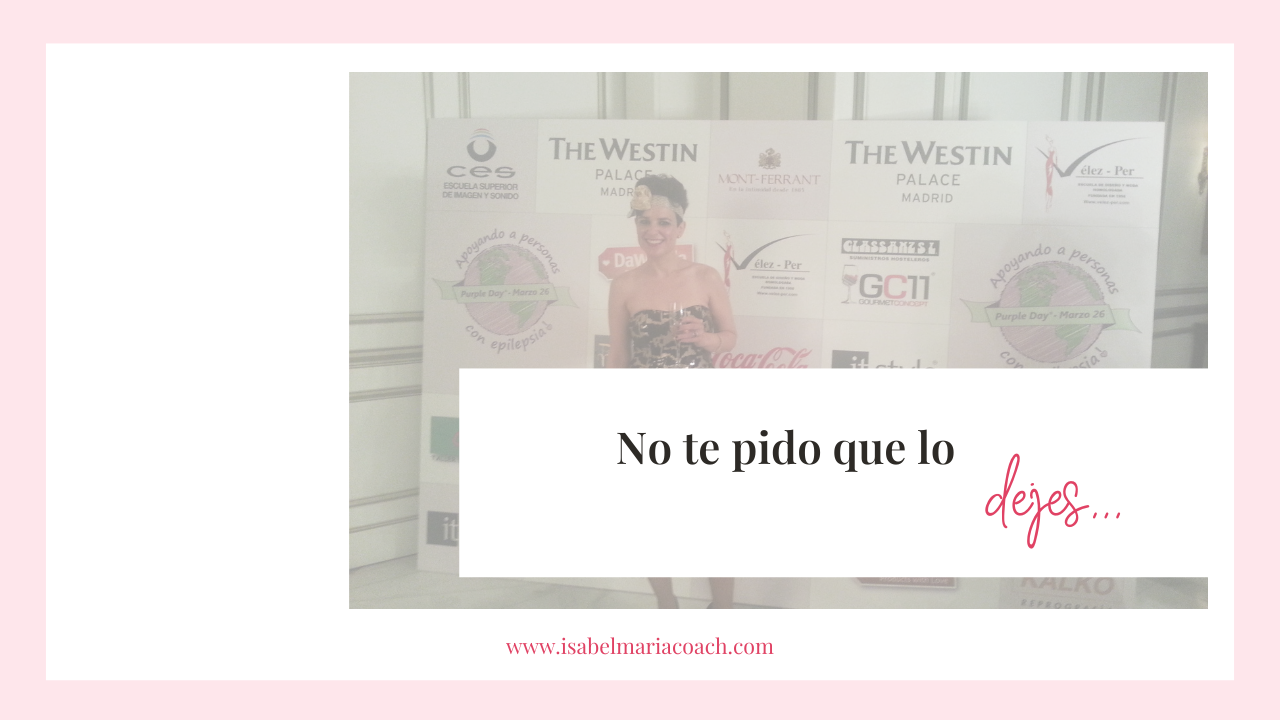 Isabel María González Bonillo en pasarela, representando el éxito y la soberanía personal tras superar el burnout.