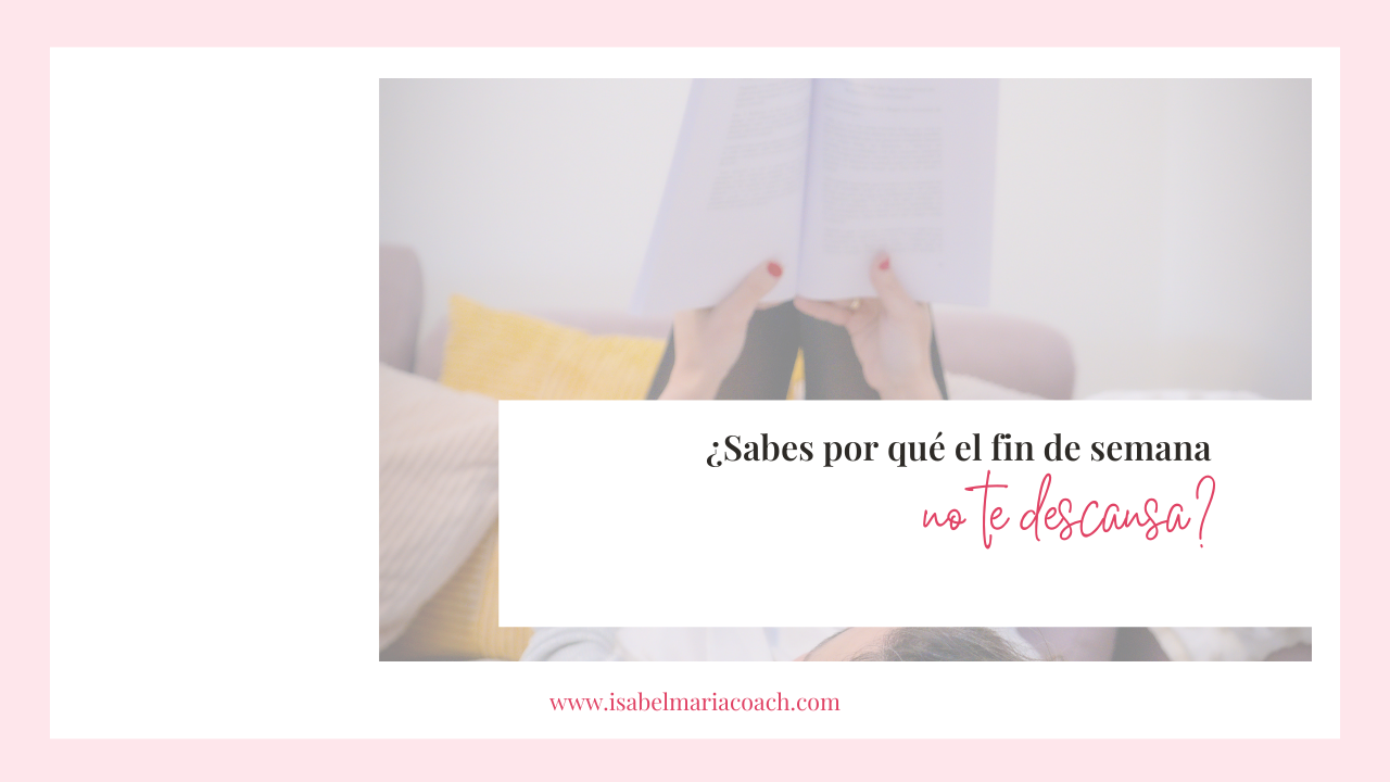 Mujer cansada reflexionando sobre el estrés del fin de semana y la necesidad de habitar el silencio para recuperar su soberanía personal.